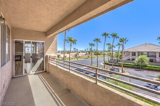 Building Photo - 9901 Trailwood Dr