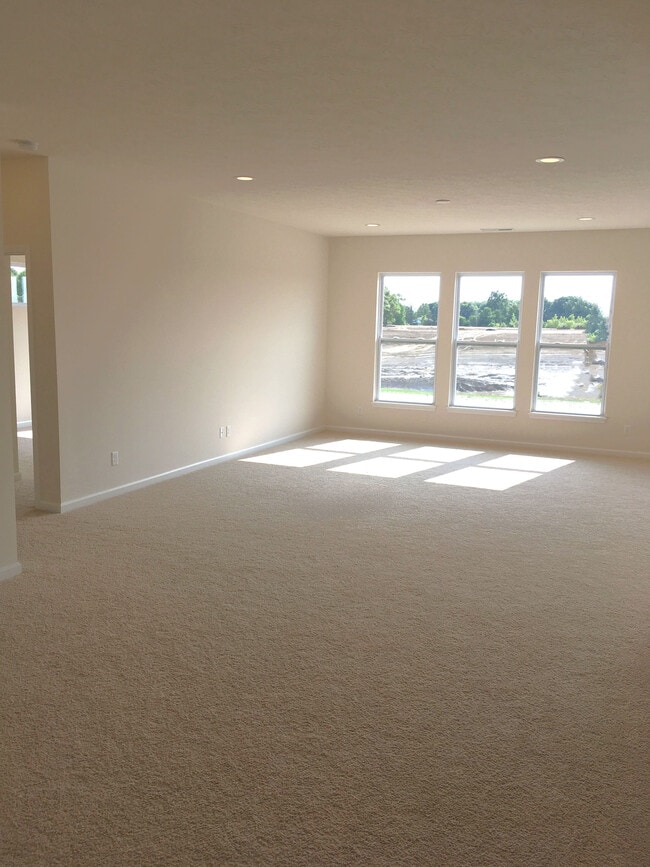 Building Photo - 6742 Sonora Blvd
