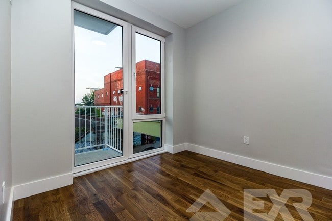 Building Photo - 916 Bergen St