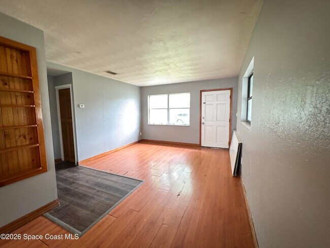 Building Photo - 2506 Stratford Dr