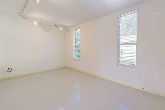 Foto del edificio - 1516 Bonnie Brae St