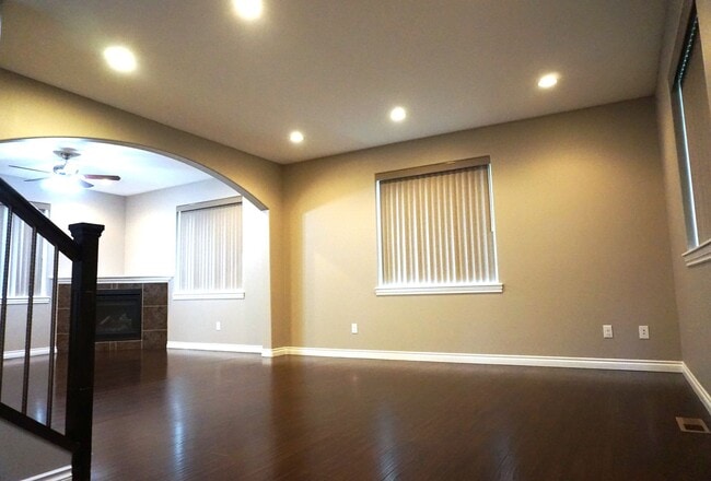 Foto del edificio - 4 Bedroom, 3 Bath House Available in July!