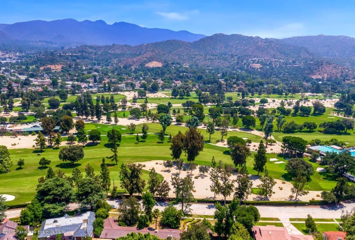 aerial view of location - 3141 Country Club Dr