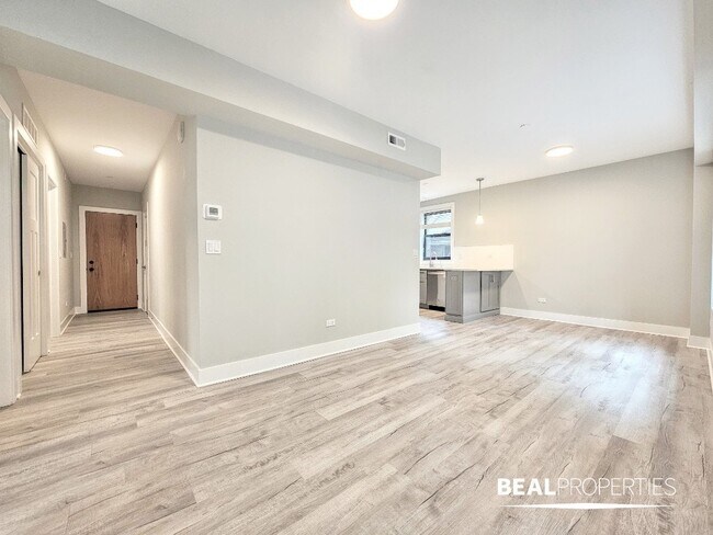 Building Photo - 1133 Oak Ave