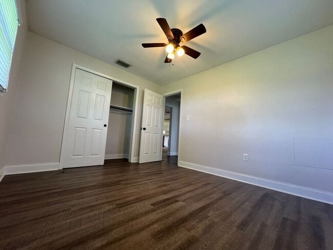 Building Photo - 434 Canal Dr