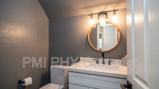 Building Photo - 1891 E Oasis Dr