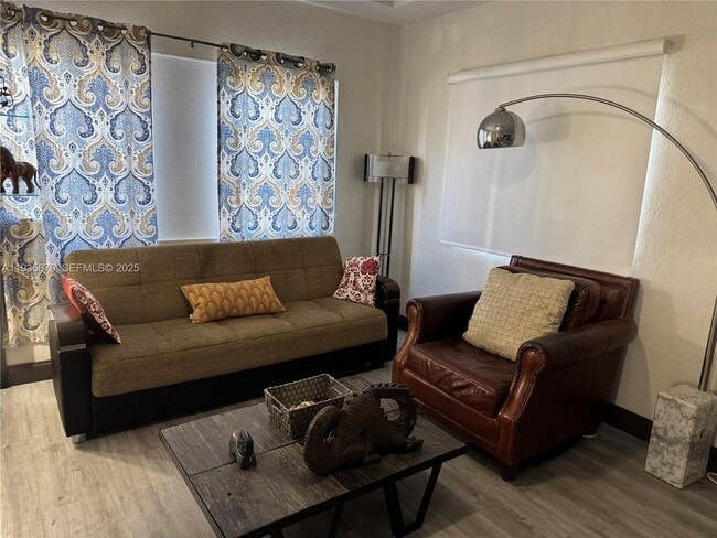 Foto del edificio - 168 NW 53rd St