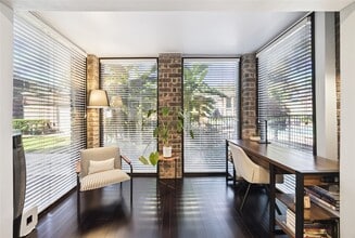 Building Photo - 7555 Katy Fwy