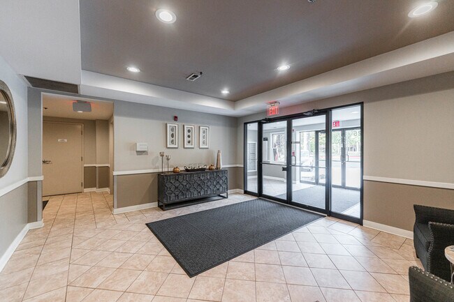 Foto del edificio - 125 Lakeview Dr