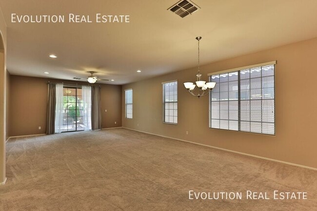 Building Photo - 3067 E Palmdale Ln