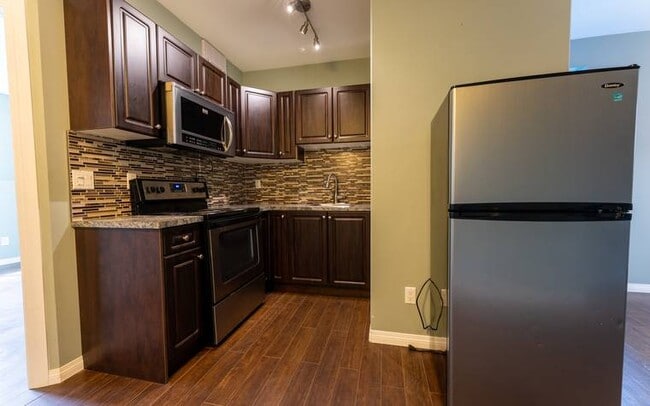 Building Photo - 502 Evergreen Boulevard