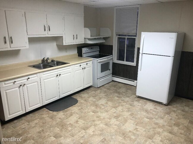Building Photo - 2 br, 1 bath Townhome - 119 Ridge Av