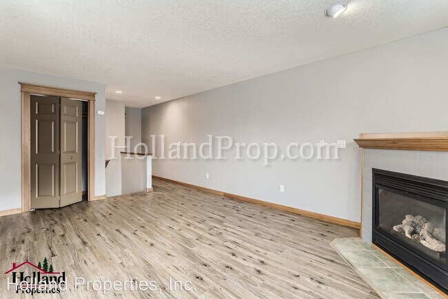 Building Photo - 2 br, 1 bath House - 224 NW Lincoln St