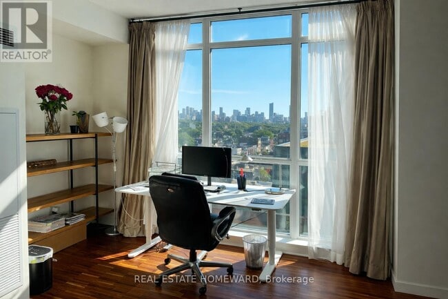 Photo du bâtiment - 1171 Queen St W