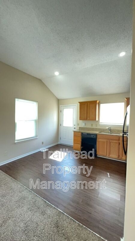 Foto del edificio - 18231 E 12th Ter N