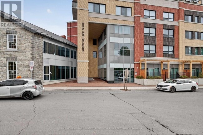 Building Photo - 652 Princess St