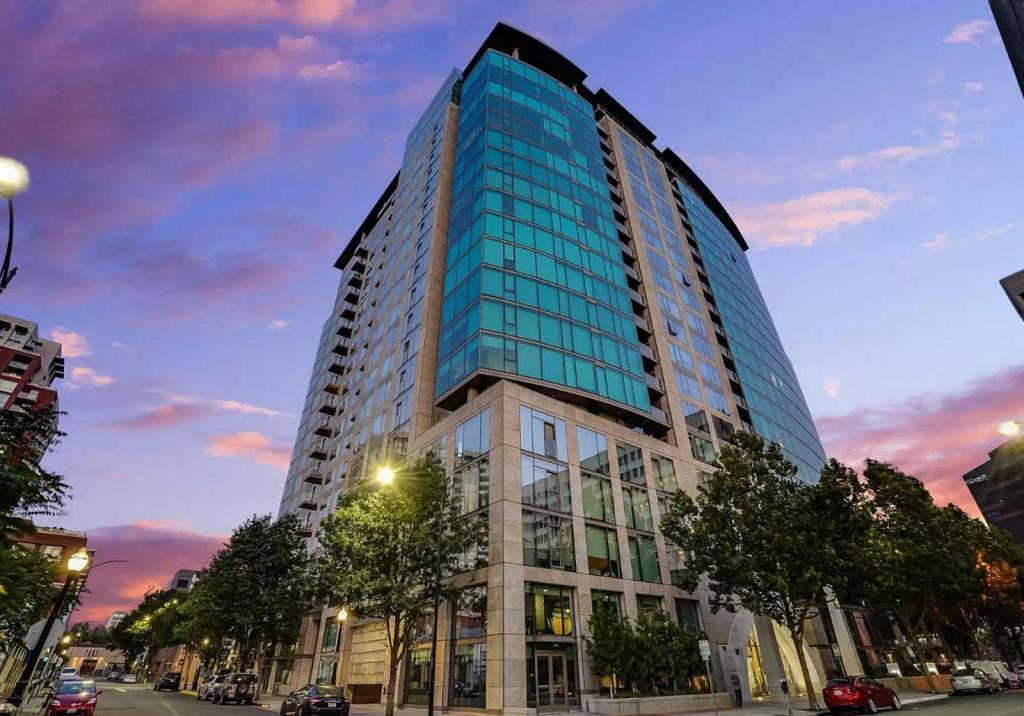 38 N. Almaden Blvd Apt. 713 Condo for Rent in San Jose, CA