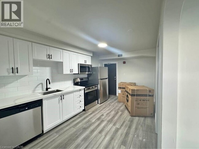 Building Photo - 37 Lincoln St