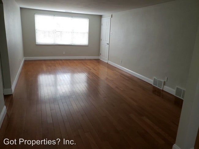 Building Photo - 7723-7747 Wild Plum Ln