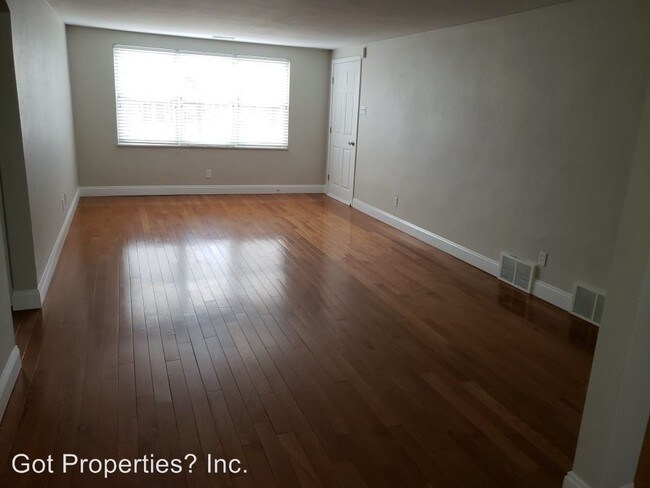 Foto del edificio - 7723-7747 Wild Plum Ln