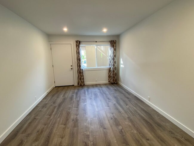 Building Photo - Renovated 2-Bedroom 1-Bath in the Heart of Waimea