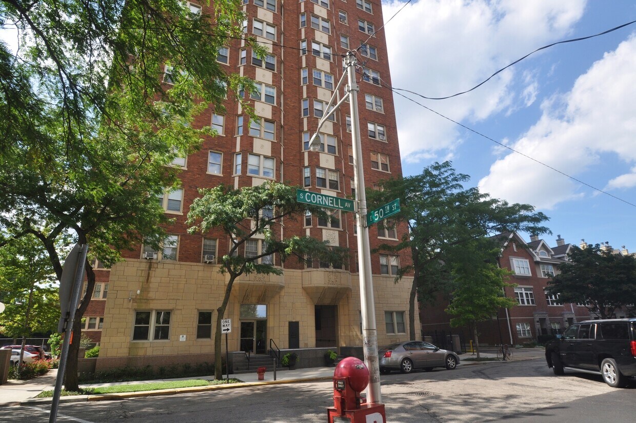 Primary Photo - 5000 S Cornell Ave