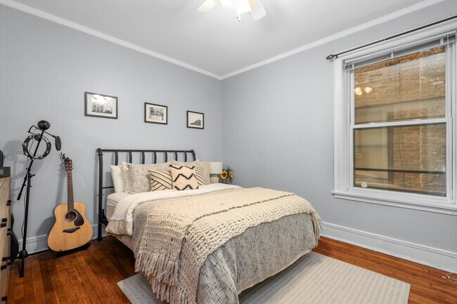 Foto del edificio - 5012 N Winchester Ave