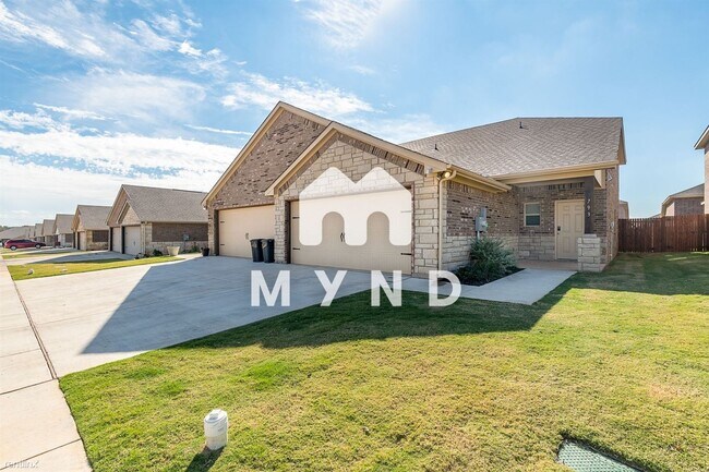 Building Photo - 3 br, 2 bath Townhome - 805 Rolling Terrac...