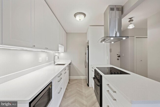 Foto del edificio - 4600 Connecticut Ave NW