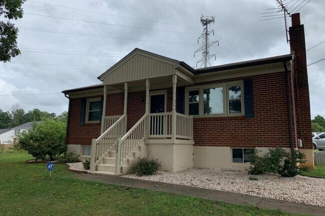 Foto del edificio - 332 Breezewood Dr