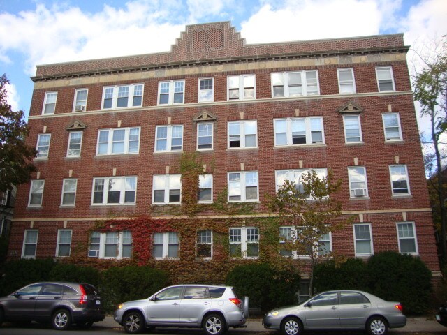 Building Photo - 1697 Cambridge St