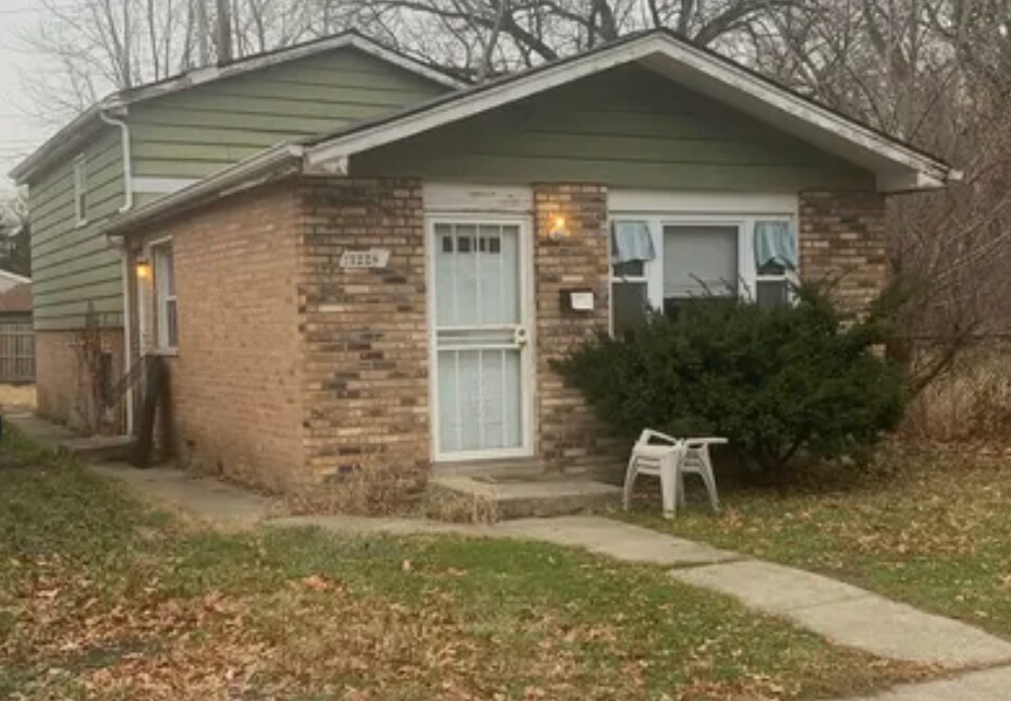 Primary Photo - 1228 W 109th St