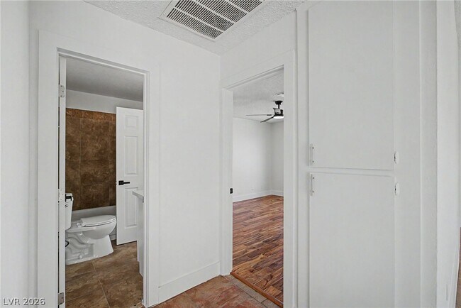 Foto del edificio - 6794 Mangrum Cir