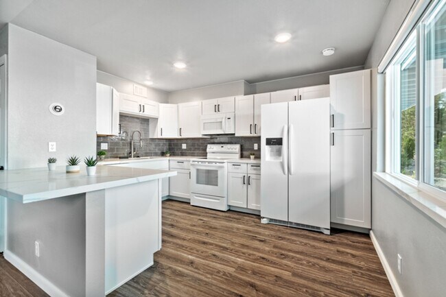 Building Photo - Move In Ready in Midtown/ Old Southwest