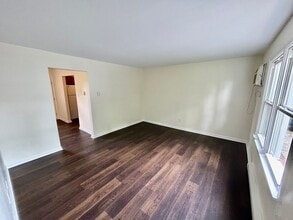 Building Photo - 190 Macey Ave