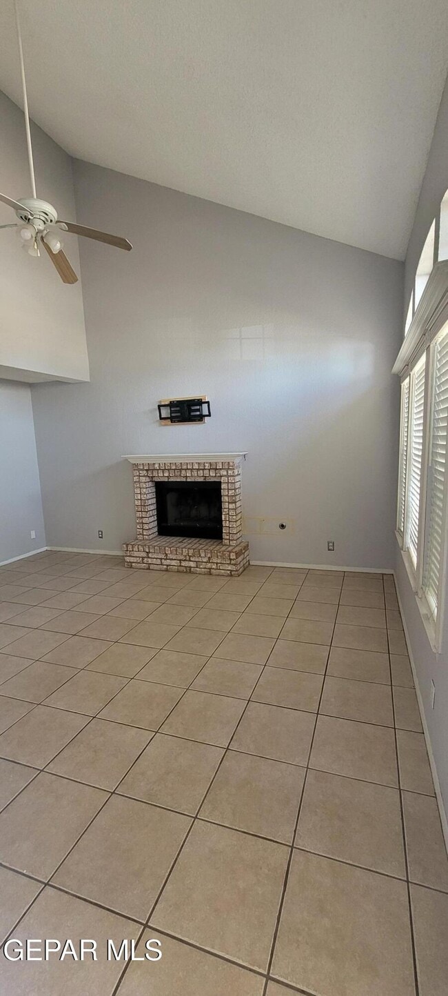 Building Photo - 11855 Stone Castle Dr
