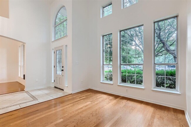 Building Photo - 5711 Bexley Ct