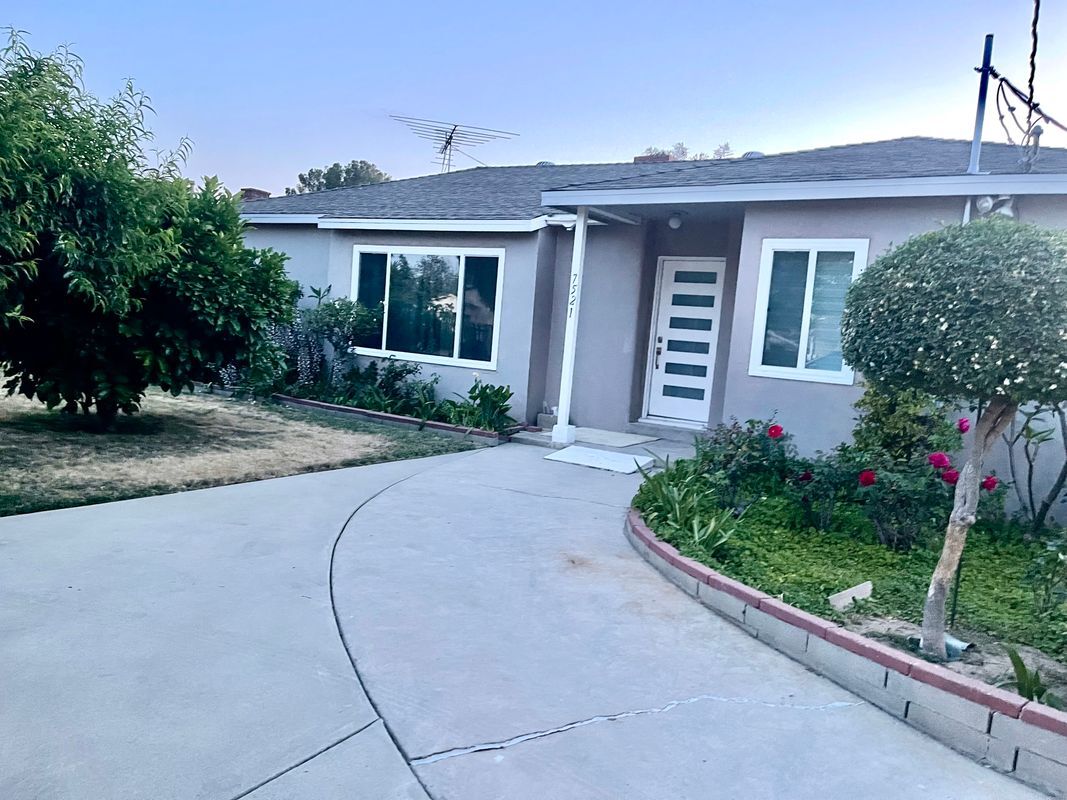 Primary Photo - 7521 Amigo Ave