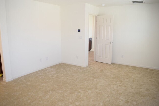 Building Photo - 6135 Mehrten Cir