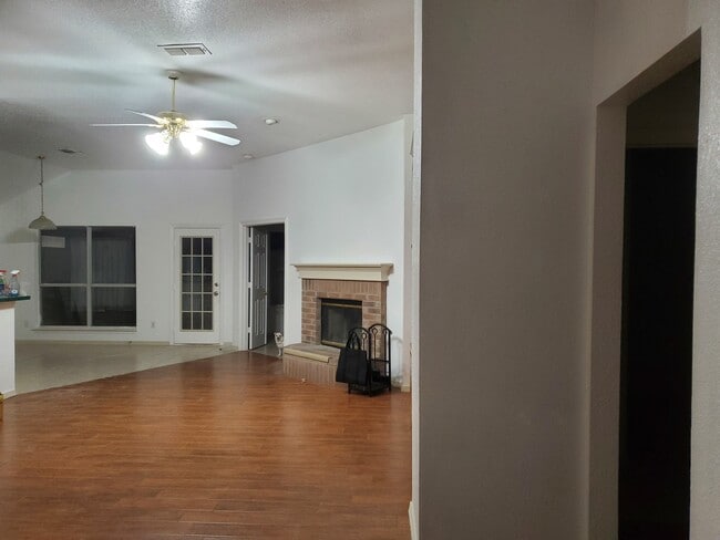 Foto del edificio - 6812 Coldwater Canyon Rd