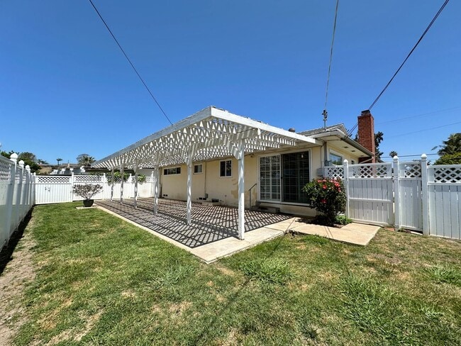 Building Photo - Adorable 3 bedroom in La Mesa!
