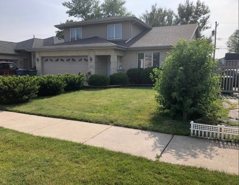 9732 Austin Ave, Oak Lawn, IL 60453 House Rental in Oak Lawn, IL