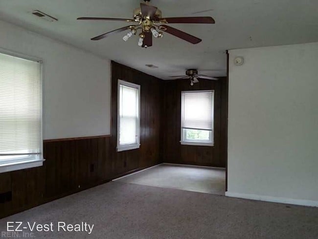 Building Photo - 3 br, 1 bath House - 10 Knox Pl