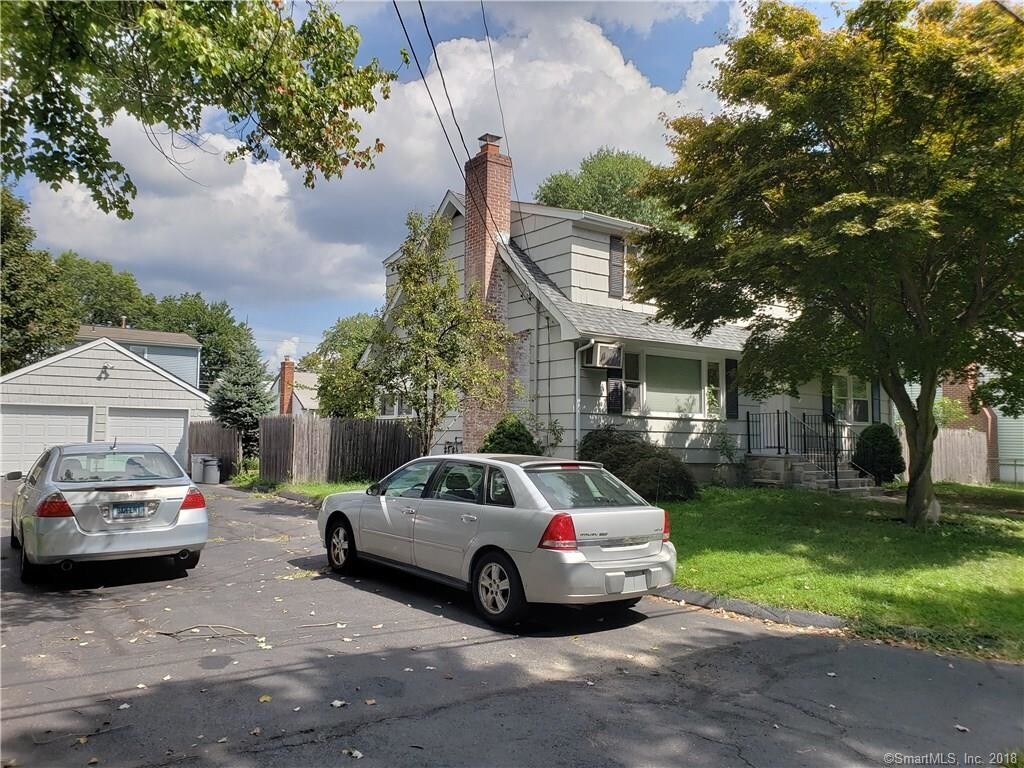 82 Dewey St, Stratford, CT 06615 Room for Rent in Stratford, CT