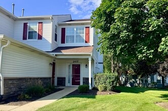 Building Photo - 2437 Oneida Ln