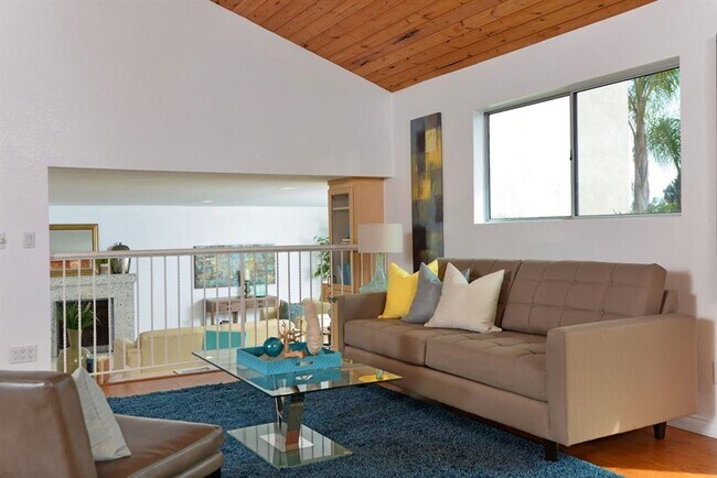 Building Photo - 14219 Mango Dr
