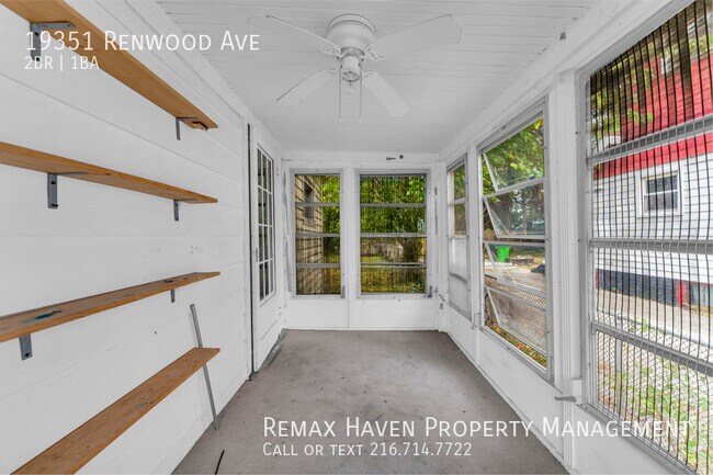 Foto del edificio - 19351 Renwood Ave