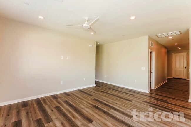 Building Photo - 1705 Lorraine Dr