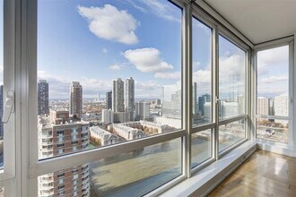 Building Photo - 2 2nd St