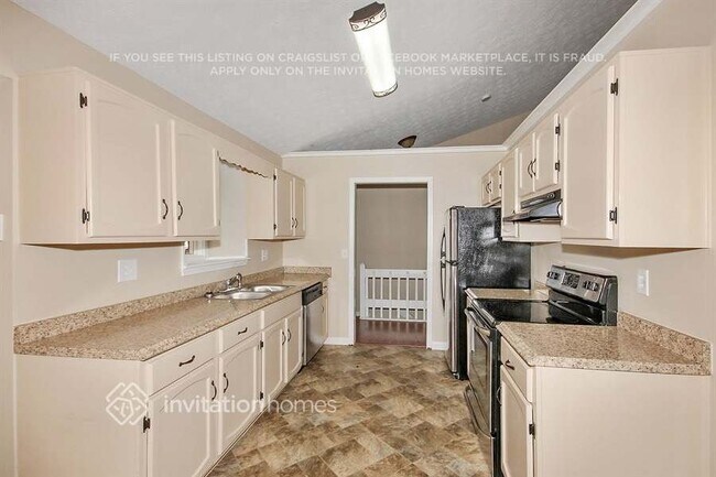 Foto del edificio - 261 Rustic Ridge Dr NE